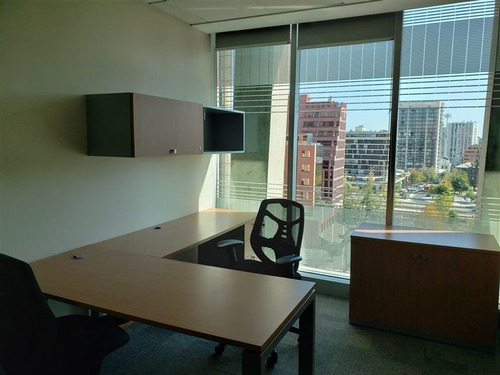 Imagen 12 de 14 de Oficina En Arriendo En Las Condes, Cuenta Con Mobiliario