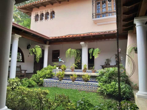 Imagen 4 de 30 de Se Vende Hermosa Casa Colonial 550m2 7h/6b/4p La Lagunita 7108