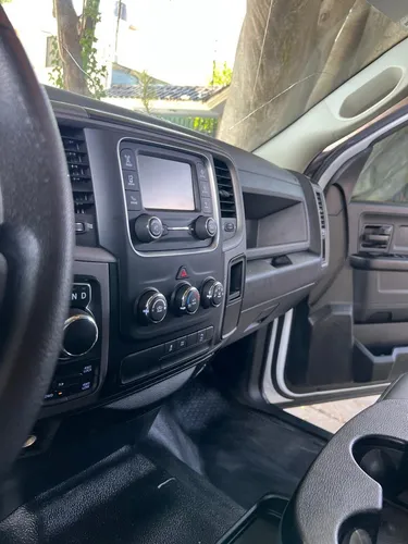 Dodge Ram 1500 5.7 Pickup Quad Cab Slt Aa 4x4 At