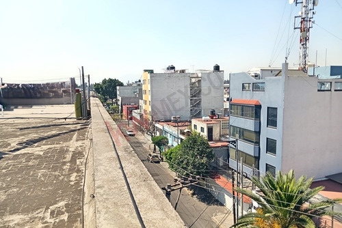 Edificio Con Local En Esquina Sobre Avenida Principal: Calz. Ignacio Zaragoza
