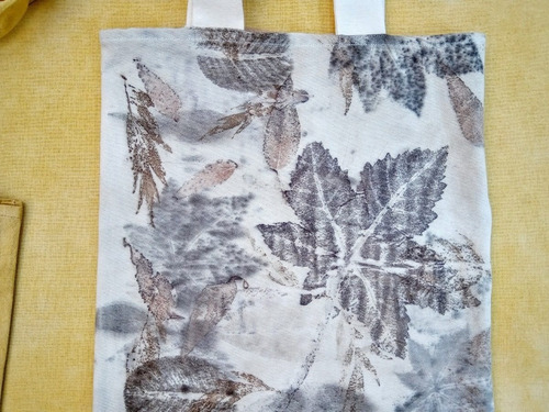 Imagen 1 de 2 de Bolso De Tela Con Impresión Vegetal, Modelo Trebol