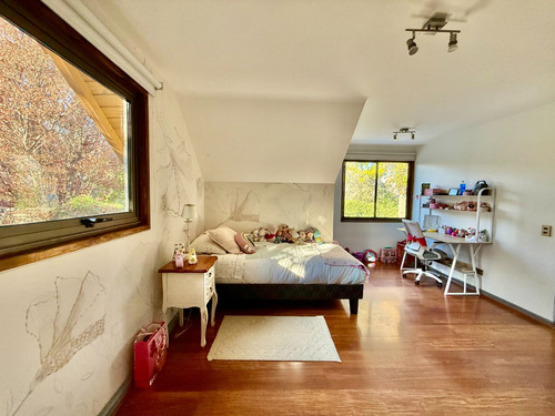Amoblada En Condominio // 5 Dorm + 5 Baños / Piscina
