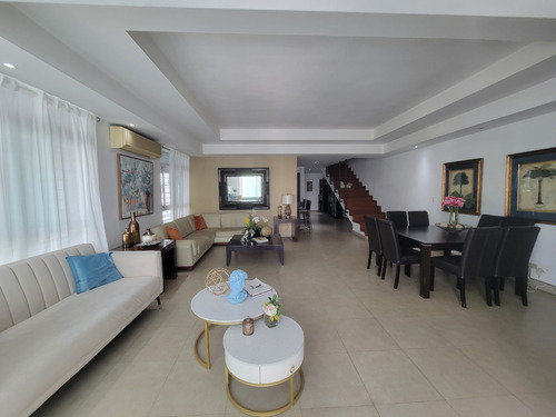 Za148 - Serralles | Pent-house Moderno En Venta | 353 M² | 4 Habitaciones | Family Room | 2 Parqueos | Ubicación Privilegiada | $350,000 Usd | #foxpiantini