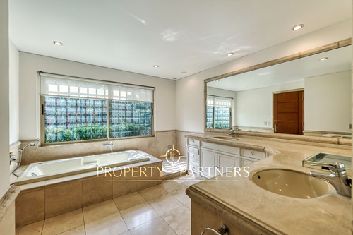 Exclusivo Penthouse En Los Dominicos Antiguos.