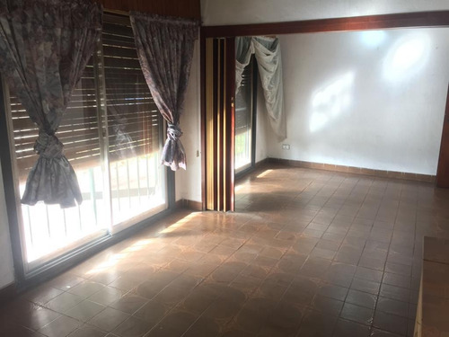 Imagen 9 de 18 de Casa En Venta, Hipólito Yrigoyen 893, Belén De Escobar
