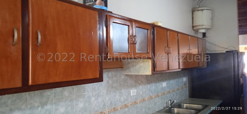 Imagen 24 de 30 de Amplia Y Cómoda Casa En Venta En Cabudare, Urb. Petimora Calle Principa, Urb. Petimora. Jose G. López Tlf. 04145533925. Lara, Venezuela
