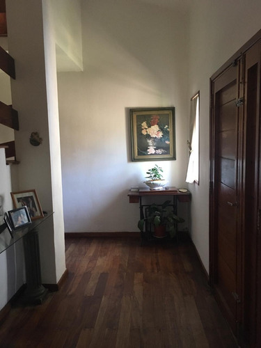 Imagen 7 de 14 de Vendo Casa En Urca 4 Dorm. Frente A Plaza !!