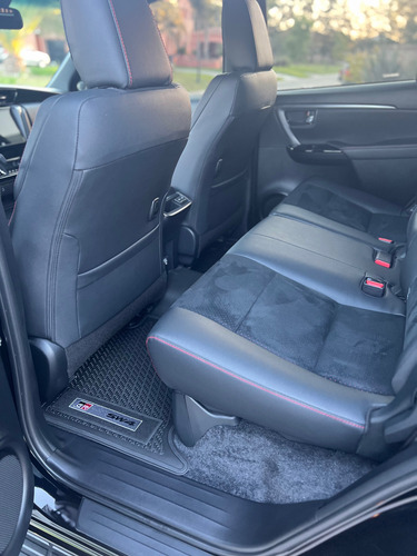 Toyota Hilux SW4 2.8 Tdi Gr-s 4x4 7as 6at