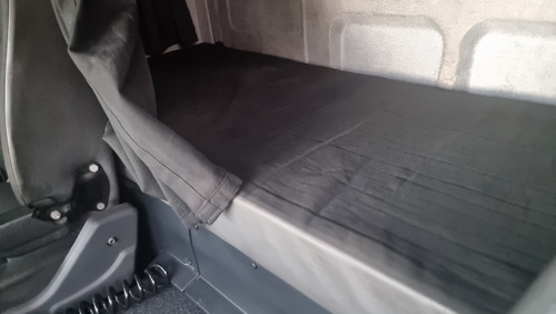 Iveco Tector Modelo 240 E 28 Cabina Lei Baú Ano 2015 Com Ar