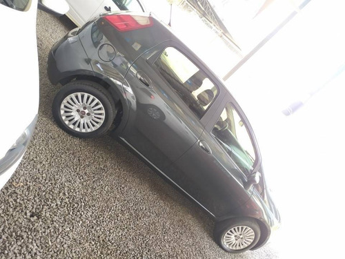 Fiat Punto 1.4 Attractive Italia 8v Flex 4p Manual