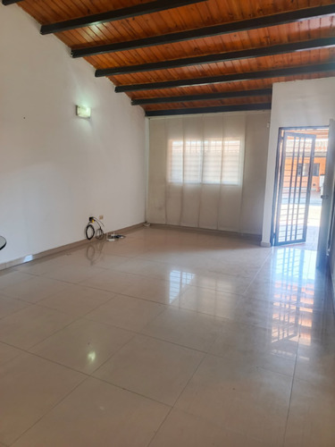 Elena Hidalgo Vende Casa Moderna De Esquina En El Conjunto Resd. Tiziana Villas San Diego (pueblo Cerca Del Club Madeirense Fácil Acceso A La Autopista ). San Diego Carabobo, (solo Clientes)