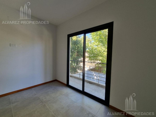 Imagen 24 de 30 de Departamento 3 Ambientes Venta Castelar Cochera