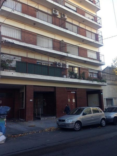 Ramos Mejia **centro**venta Dpto 3 Amb 1º P Con Dos Patios