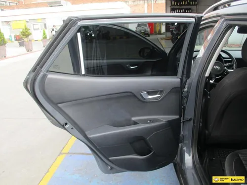 Kia Stonic Zenith Hybrid 4x2 1000cc Mt Aa