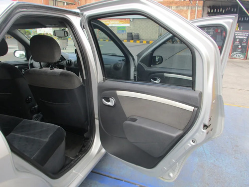 Renault Logan   1600cc Mt Aa