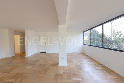 Departamento Remodelado En Calle Vitacura