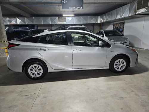 Toyota Prius 1.8 Base Cvt