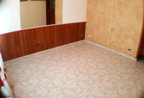 Imagen 4 de 20 de En El Barrio El Progreso, Con Muy Buen Entorno, Amplia Casa De 3 Ambientes Y Garage, Más Dto. De 3 Ambientes Al Fondo