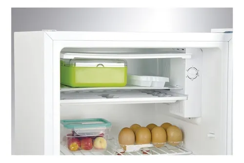 Heladera frigobar Tem T0URF014W5102 color blanco con capacidad de 93L