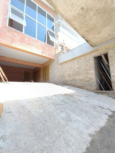 Se Vende Casa En Urb El Placer 330m2 - 4h+s/4+½b+s/4p