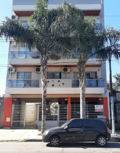 Venta Departamento 2 Ambientes Bernal