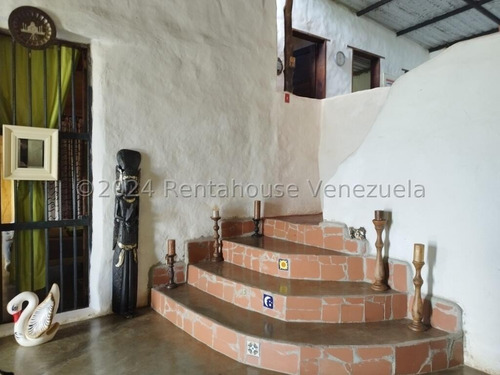 Ana Torres. Casa En Venta 2417736 En Sabaneta