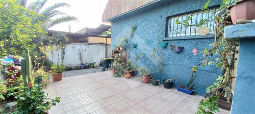 Casa En Venta De 5 Dormitorios En La Reina