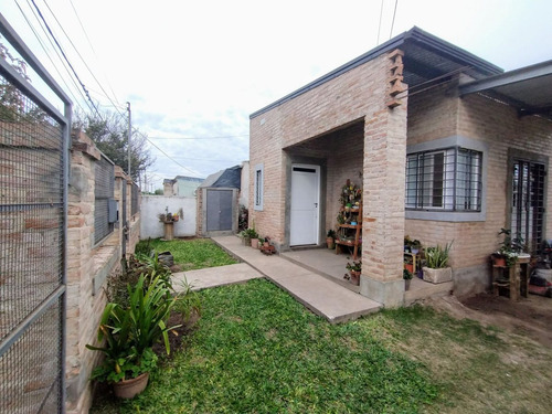 Venta Casa 2 Dormit. Santo Tomé-muy Buen Terreno