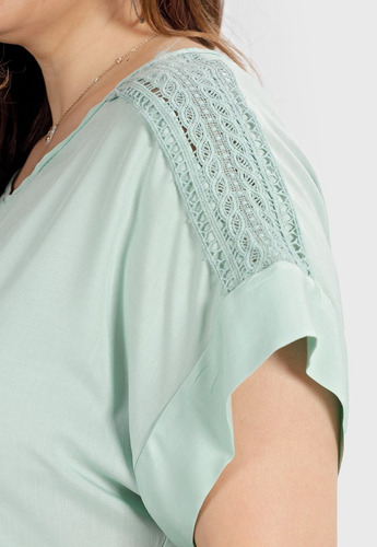 Imagen 2 de 4 de Blusa Remera De Poplin Manga Corta Puntillas Talles Grandes