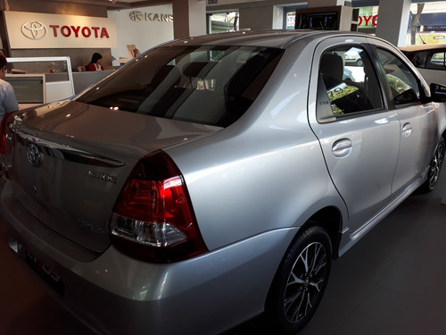 Toyota Etios Xls 6m/t 4p My21