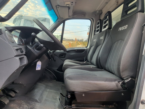 Imagem 11 de 14 de Iveco Daily 70c17