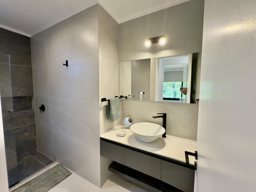 Casa En Venta De 3 Dormitorios Sector Playa Barrio Sheraton