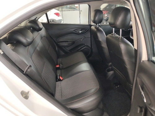 Imagem 9 de 12 de Chevrolet Onix Effect 1.4