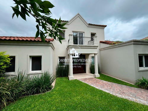 Casa En Venta Los Jazmines De 3 Dormitorios Y Dependencia. Pilar Del Este.