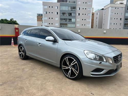 Volvo V60 2.0 T5 R DESIGN DYNAMIC 16V TURBO GASOLINA 4P AUTOMATIZADO