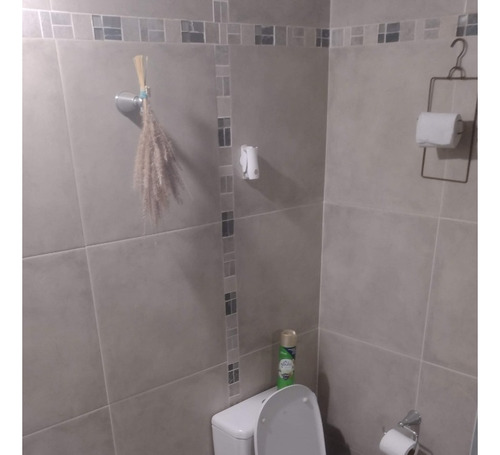 Casa Chalet 7 Ambientes En Parque Leloir Dueño Vende. Con Gran Parque Arbolado , Pileta Y Parrilla