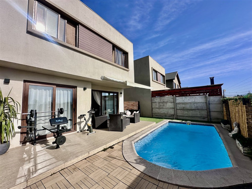 Casa En Venta De 3 Dorm. En Puente Alto