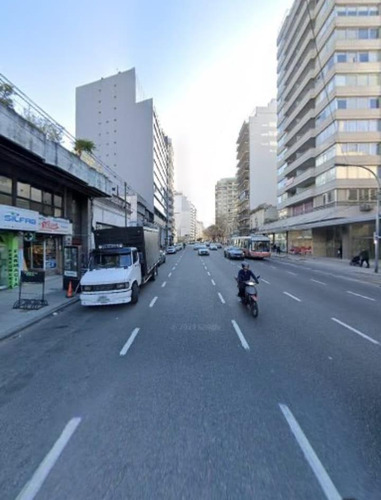 Local En Avenida Corrientes, Balvanera. En Alquiler!