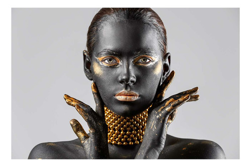 Vinilo 30x45cm Mujer Oro Mostrando Las Manos Maquillaje