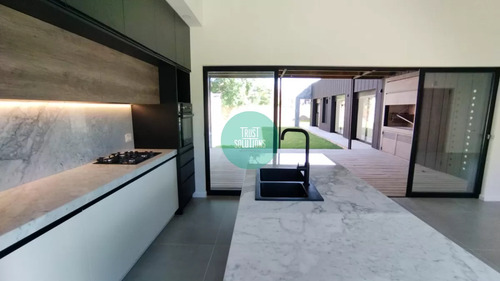 Venta Casa 4d A Estrenar Golf Punta A Metros Del Mar