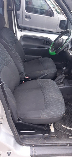 Imagen 14 de 15 de Renault Kangoo 2015 1.6 16 Valvulas Nafta 5 Asientos Vtv Aut