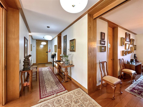 Departamento En Venta De 4 Dorm. En Lo Barnechea