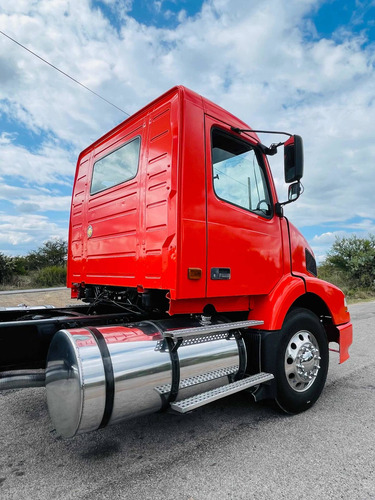Imagen 4 de 17 de Camion Torton Volvo Vn