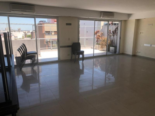 Venta De 4 Ambientes Con Cochera En Caballito. Vista A Pulmón De Manzana
