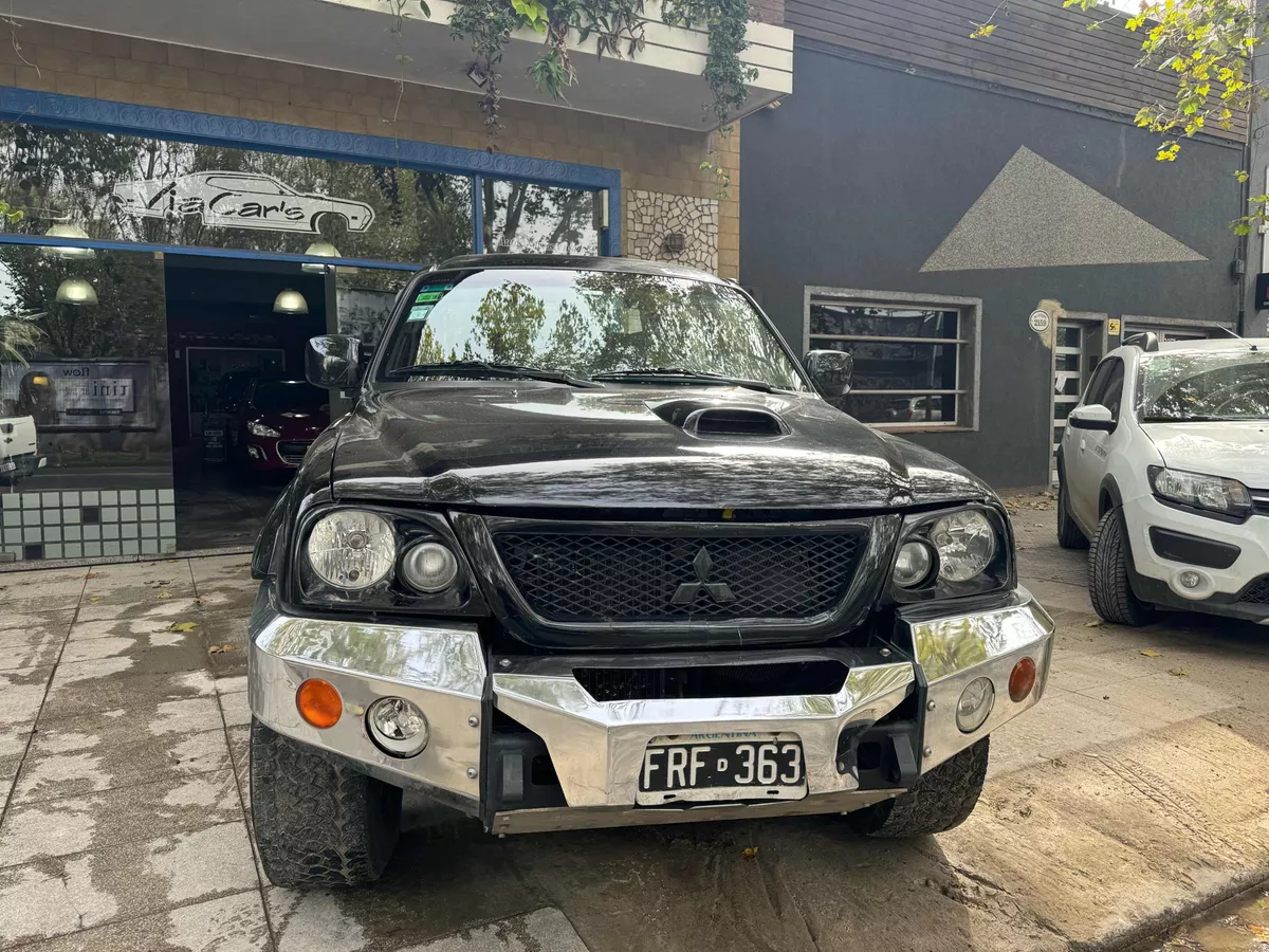 Mitsubishi L200 2.5 Sport Hpe D/cab 4x4 At