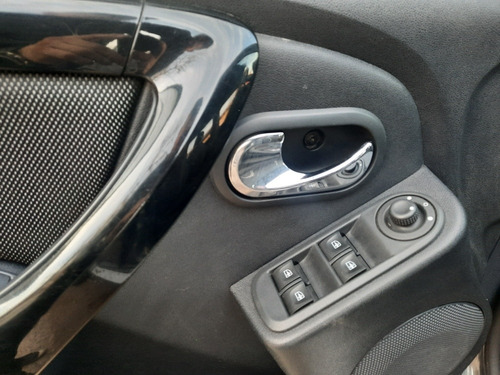 Imagen 11 de 15 de Renault Duster Oroch 2017 2.0 Privilege