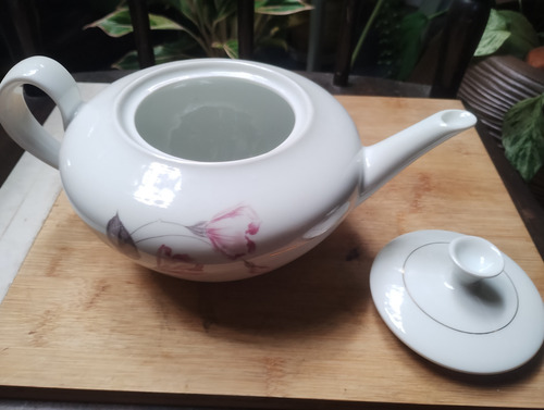 Bule De Chá Porcelana Renner -porto Alegre Branco Com Floral (Usado)