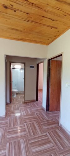 Vendo Casa En Esquina En El Barrio Jardín De Cambyreta: 2 Habitaciones Y 1 Baño.