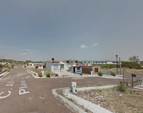 Casa Adjudicada Ubicada En José Sixto Verduzco, Conjunto Habitacional Ario De Rayón, Mich. Sk04