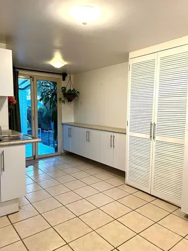 Venta De Casas En Jurica, 3 Habitaciones, De Oportunidad, Hermosa Calle.